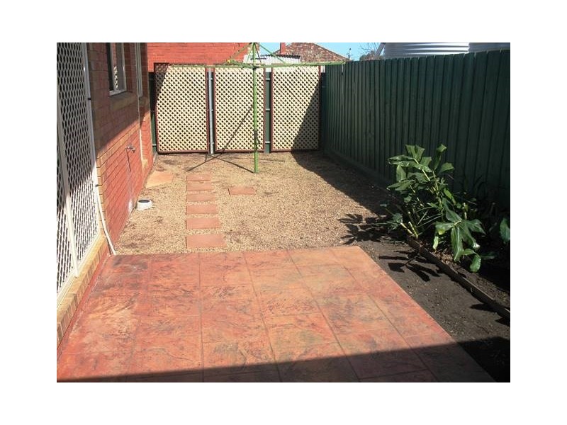 73 Powell Street (Regent), Reservoir VIC 3073