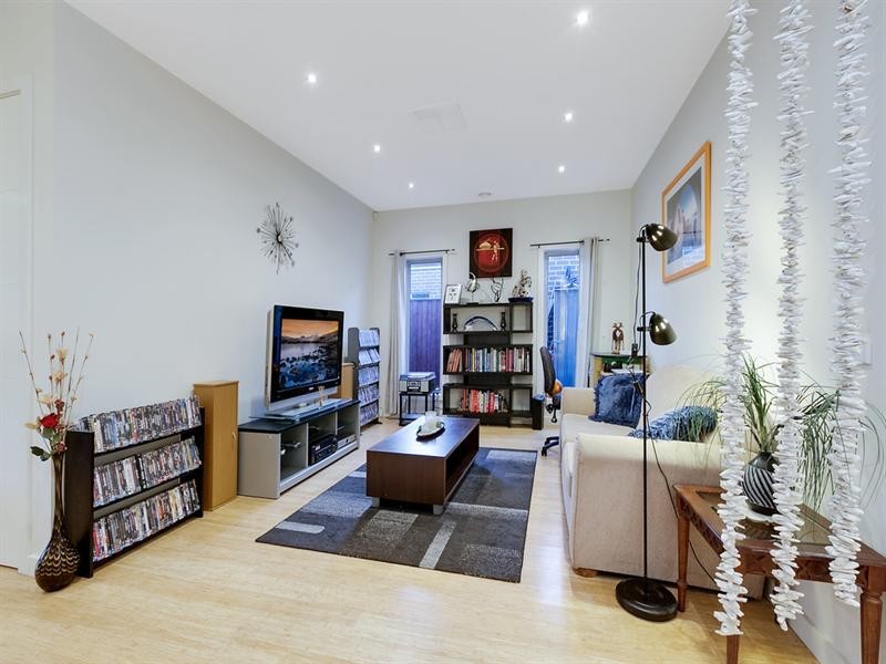 6 Cloverfield Crescent, Epping VIC 3076