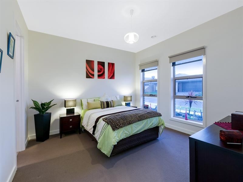 6 Cloverfield Crescent, Epping VIC 3076