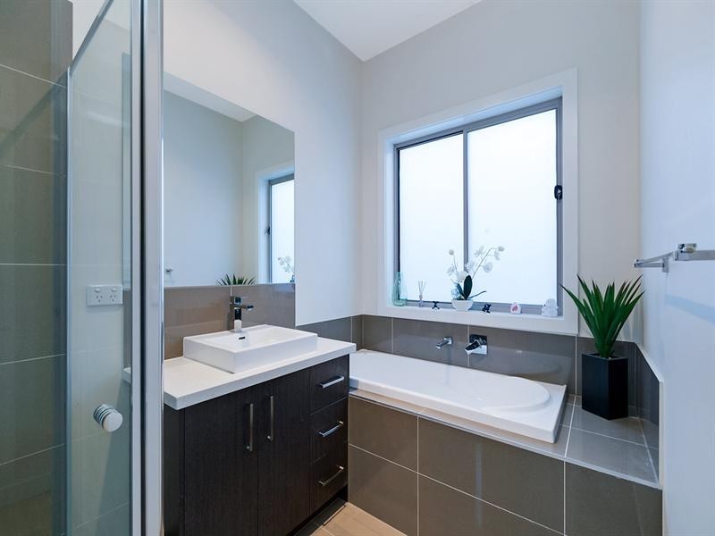 6 Cloverfield Crescent, Epping VIC 3076