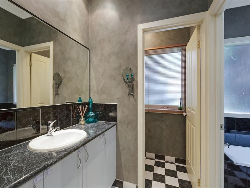 2 Columbine Court, Epping VIC 3076