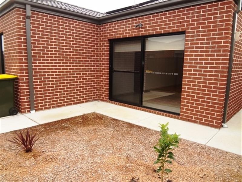 18 Kopi Way, Wollert VIC 3750