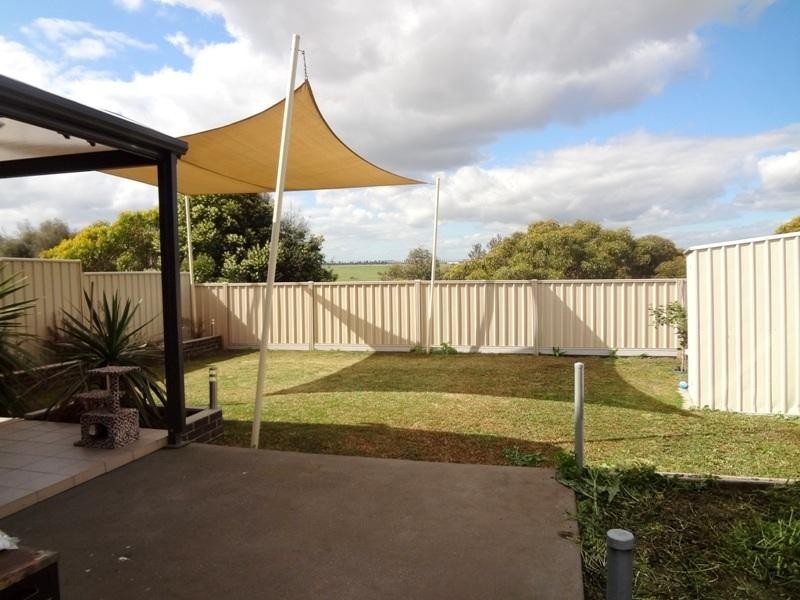 2/15 Bambury Court, Campbellfield VIC 3061