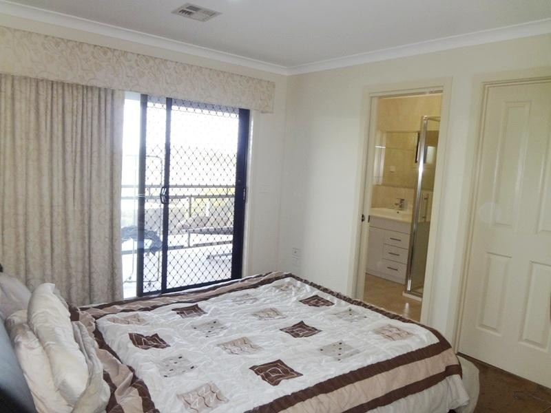 2/15 Bambury Court, Campbellfield VIC 3061