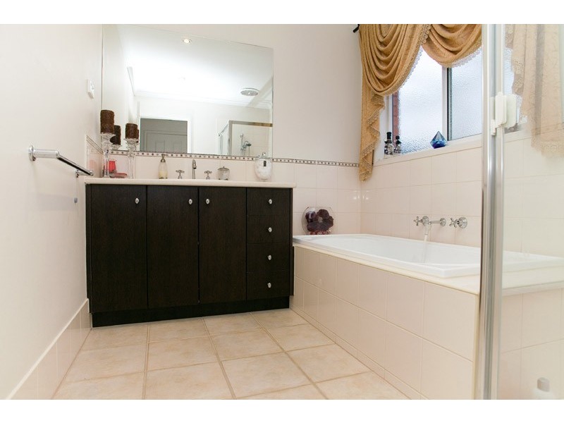 2 Rocky Court, Epping VIC 3076