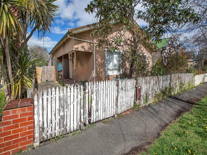 16 Aberdeen Grove, Northcote VIC 3070