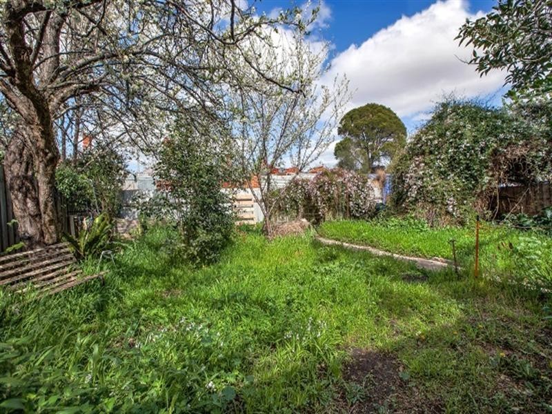 16 Aberdeen Grove, Northcote VIC 3070