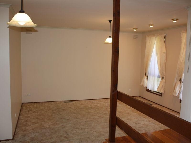 12 Hurlstone Crescent, Mill Park VIC 3082