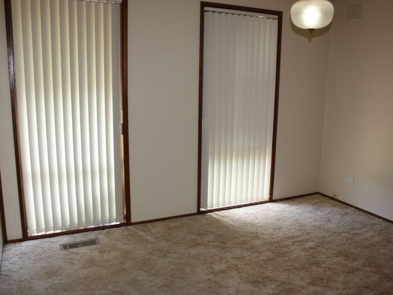 12 Hurlstone Crescent, Mill Park VIC 3082