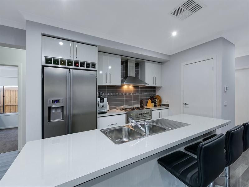 8 Mottled Avenue, Epping VIC 3076