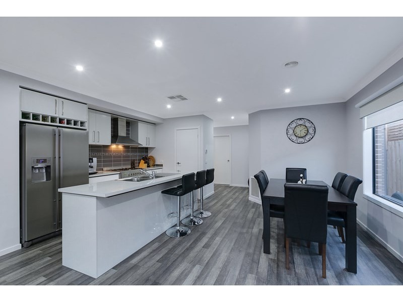 8 Mottled Avenue, Epping VIC 3076