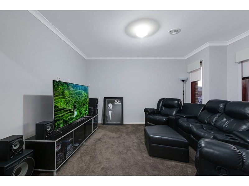 8 Mottled Avenue, Epping VIC 3076