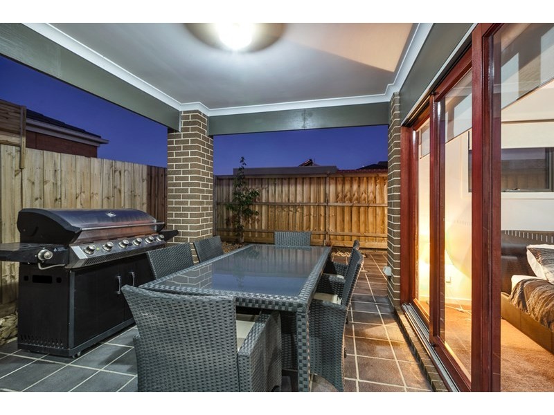 8 Mottled Avenue, Epping VIC 3076