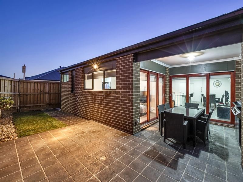 8 Mottled Avenue, Epping VIC 3076