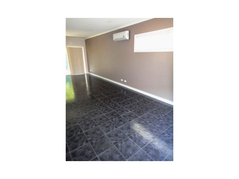 2/21 Purinuan Road, Reservoir VIC 3073