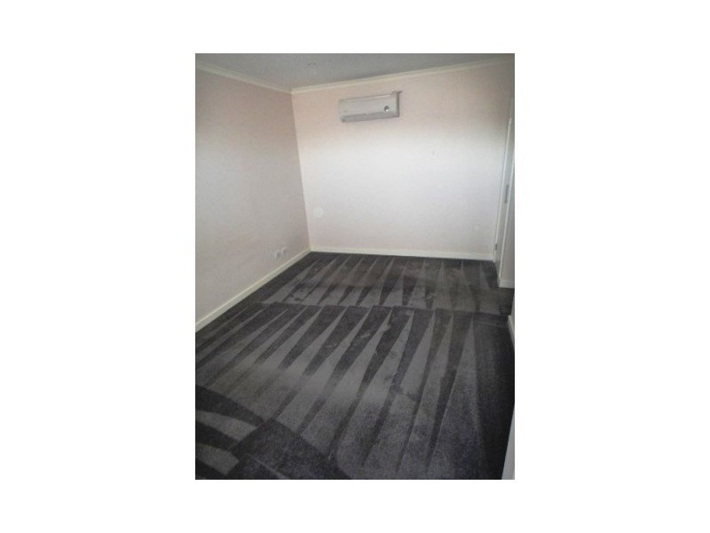 2/21 Purinuan Road, Reservoir VIC 3073