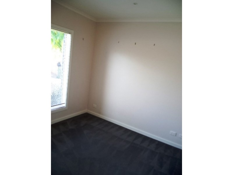 2/21 Purinuan Road, Reservoir VIC 3073