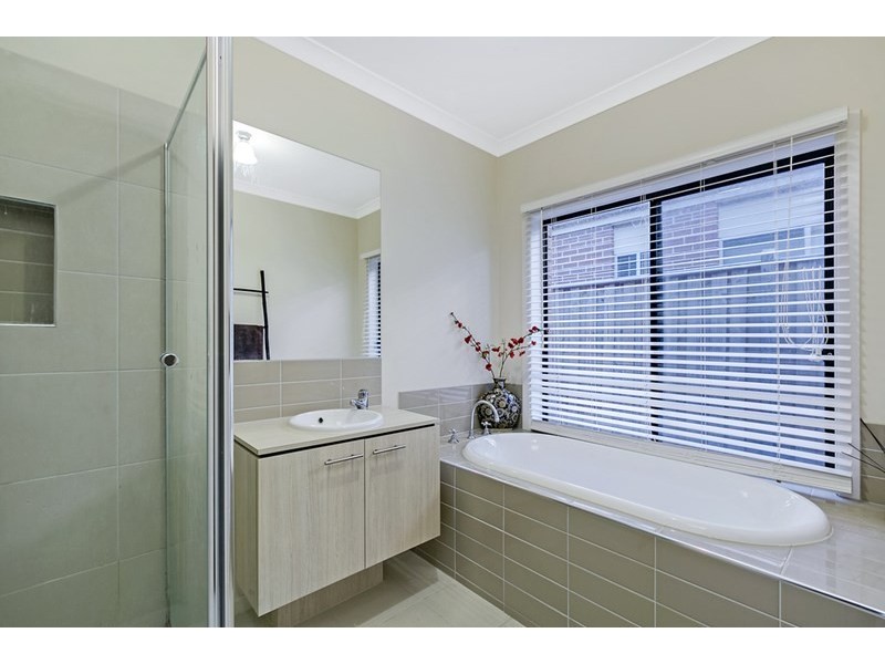 31 Suncroft Drive, Lalor VIC 3075