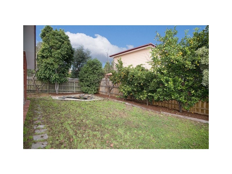 27 Charlotte Road, Mill Park VIC 3082