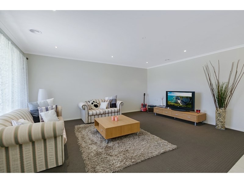 34 Stonegate Drive, Epping VIC 3076