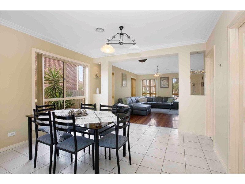 12 Trinity Way, South Morang VIC 3752