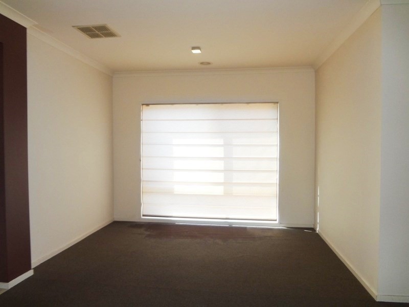 17 Abercrombie Grove, Epping VIC 3076