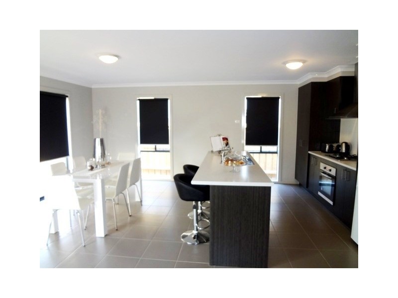 5 Dunraven Crescent, Doreen VIC 3754