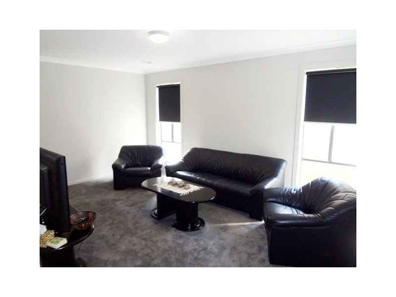 5 Dunraven Crescent, Doreen VIC 3754