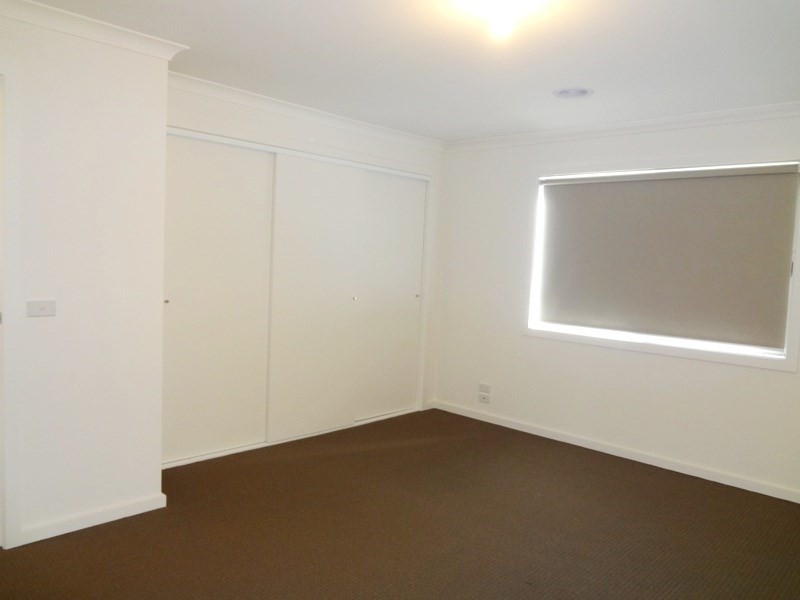 2/35 Lydgate Terrace, Epping VIC 3076