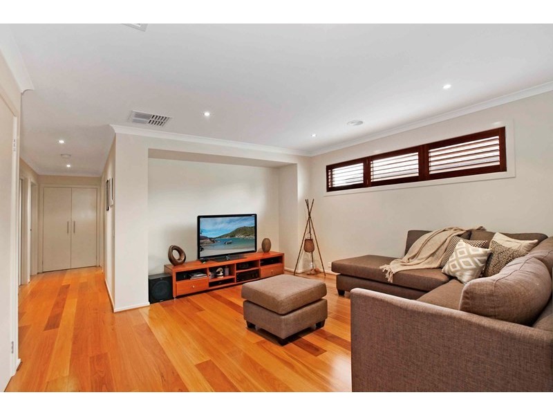 16 Chigwell Street, Epping VIC 3076