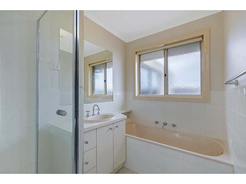 1/4 Bean Court, Mill Park VIC 3082