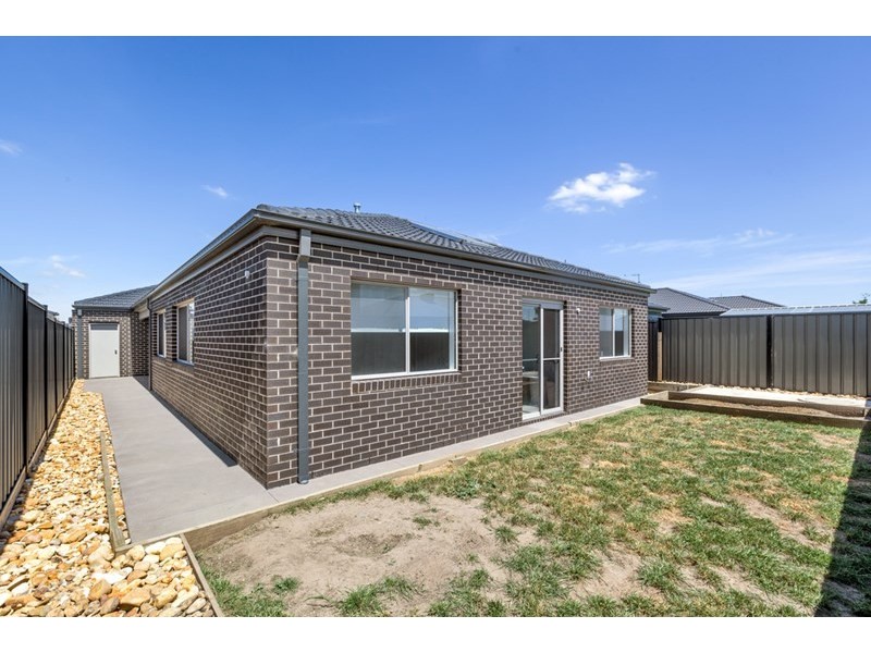 31 Pine Park Drive, Epping VIC 3076