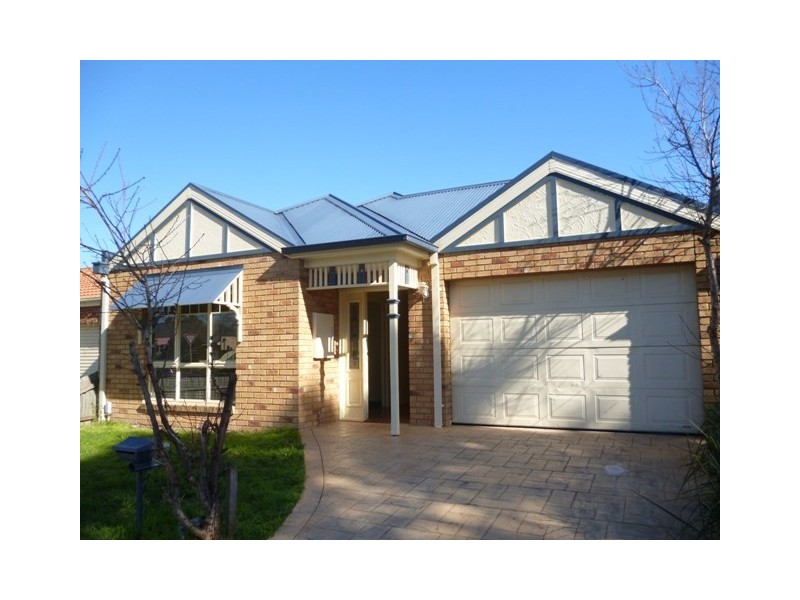 3 Lyrebird Walk, Whittlesea VIC 3757