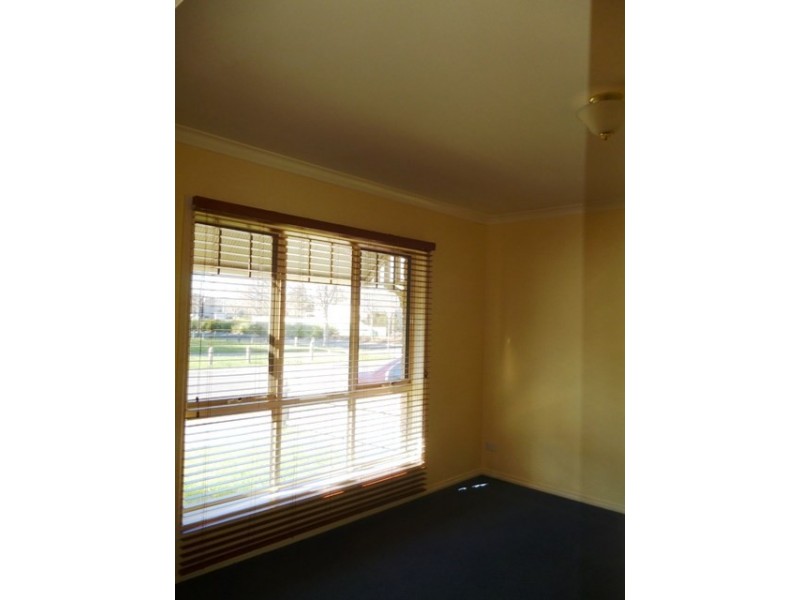 3 Lyrebird Walk, Whittlesea VIC 3757