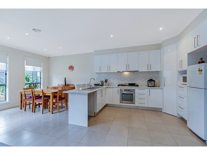 21 Knoll Walk, Epping VIC 3076