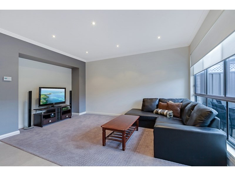 21 Knoll Walk, Epping VIC 3076
