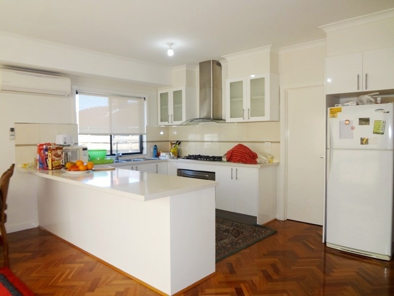 4 Bitola Grove, Lalor VIC 3075
