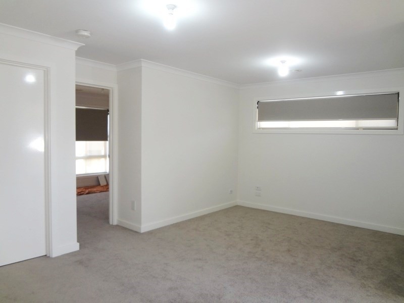 4 Bitola Grove, Lalor VIC 3075