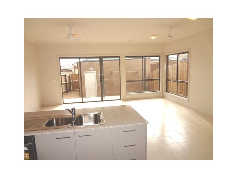 26 Zinnober Garden, Epping VIC 3076