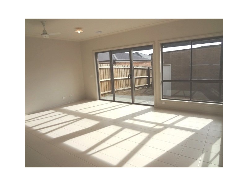 26 Zinnober Garden, Epping VIC 3076