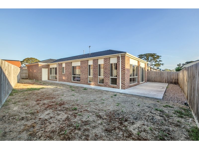 4 Dolphin Drive, South Morang VIC 3752