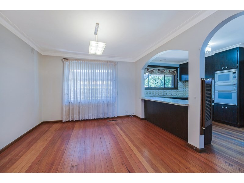 16 Carrington Boulevard, Thomastown VIC 3074