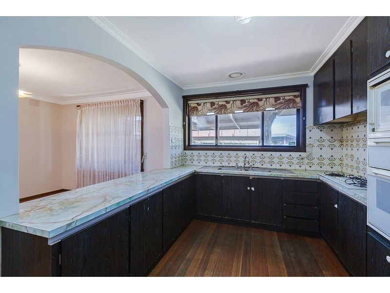 16 Carrington Boulevard, Thomastown VIC 3074