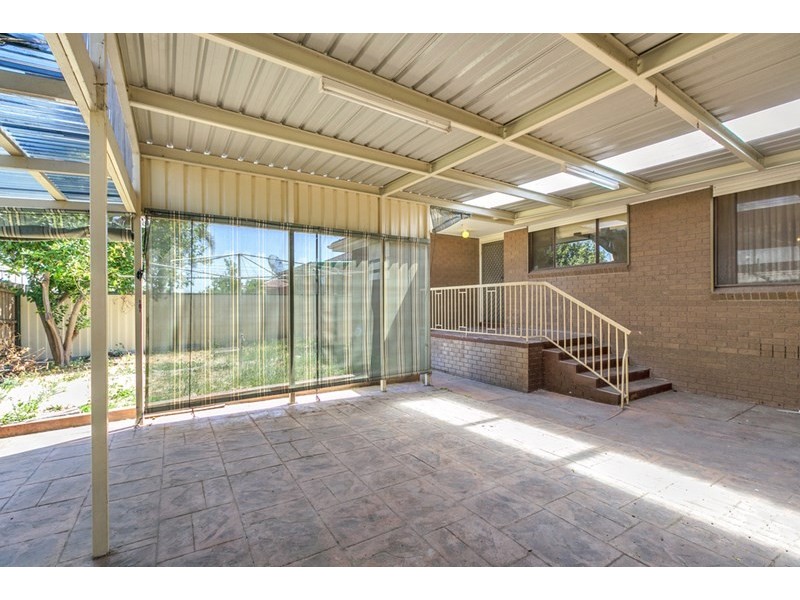 16 Carrington Boulevard, Thomastown VIC 3074