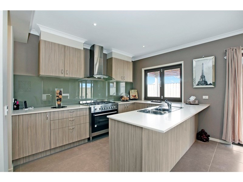 24 Grandstand Way, Epping VIC 3076