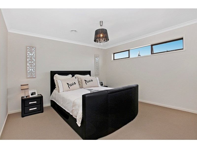 24 Grandstand Way, Epping VIC 3076