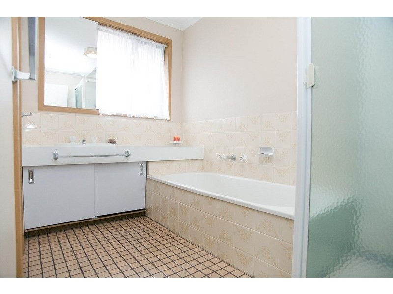 27 Tonelli Crescent, Mill Park VIC 3082