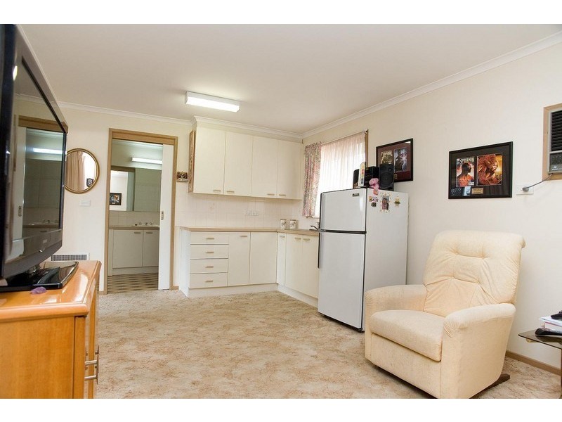 27 Tonelli Crescent, Mill Park VIC 3082