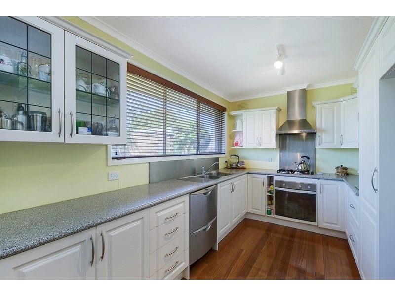 8 Peppercorn Parade, Epping VIC 3076