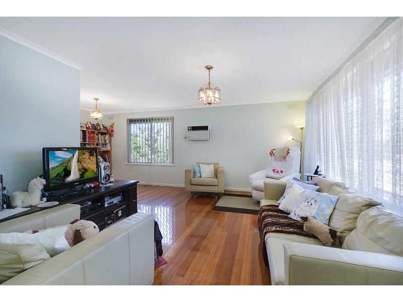 8 Peppercorn Parade, Epping VIC 3076